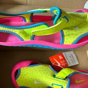 Nike Sunday sandals youth